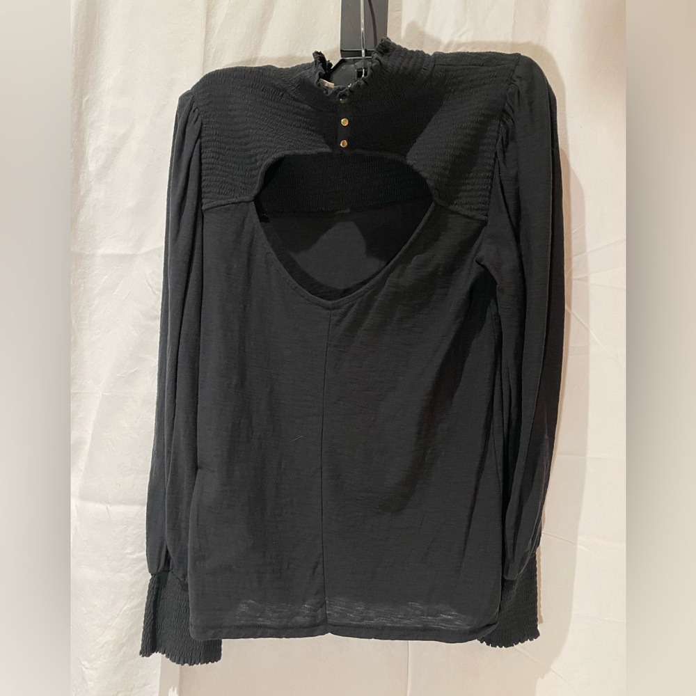 Nation LA Turtleneck shirt with shoulder pads and back cut out (size M)